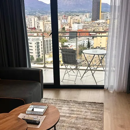 Elegance Golden Tower Skyview -12th Floor Balcony アパート *