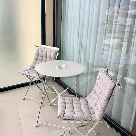 アパート Elegance Golden Tower Skyview -12th Floor Balcony ティラナ