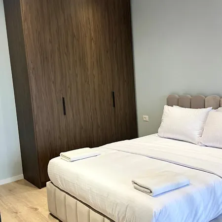 Elegance Golden Tower Skyview -12th Floor Balcony アパート *