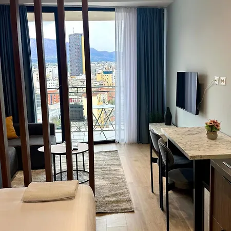 Elegance Golden Tower Skyview -12th Floor Balcony アパート ティラナ